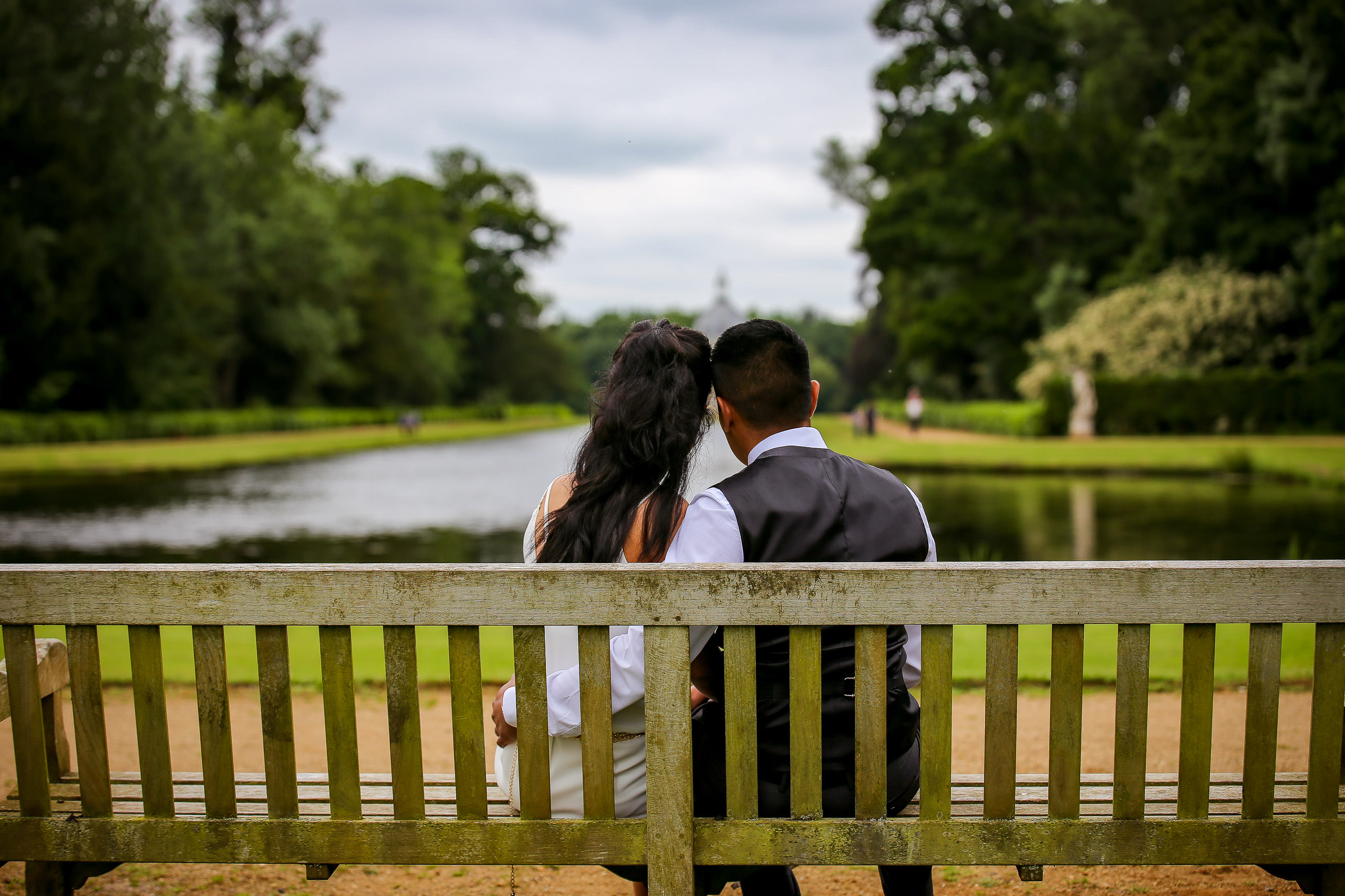 wrest park engagement shootby buckingamshire wedding photographer