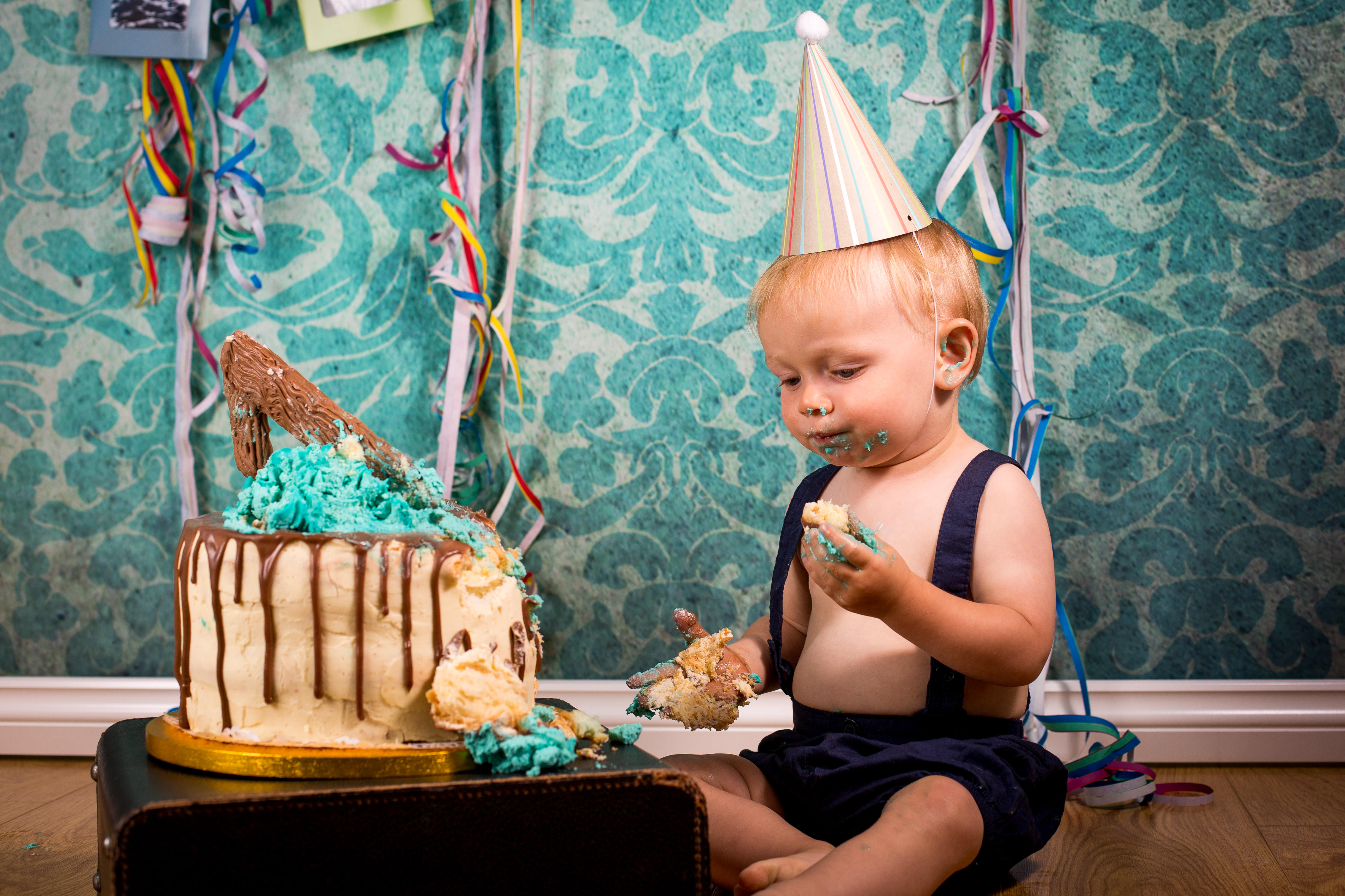 surrey birthday cake smash photographer